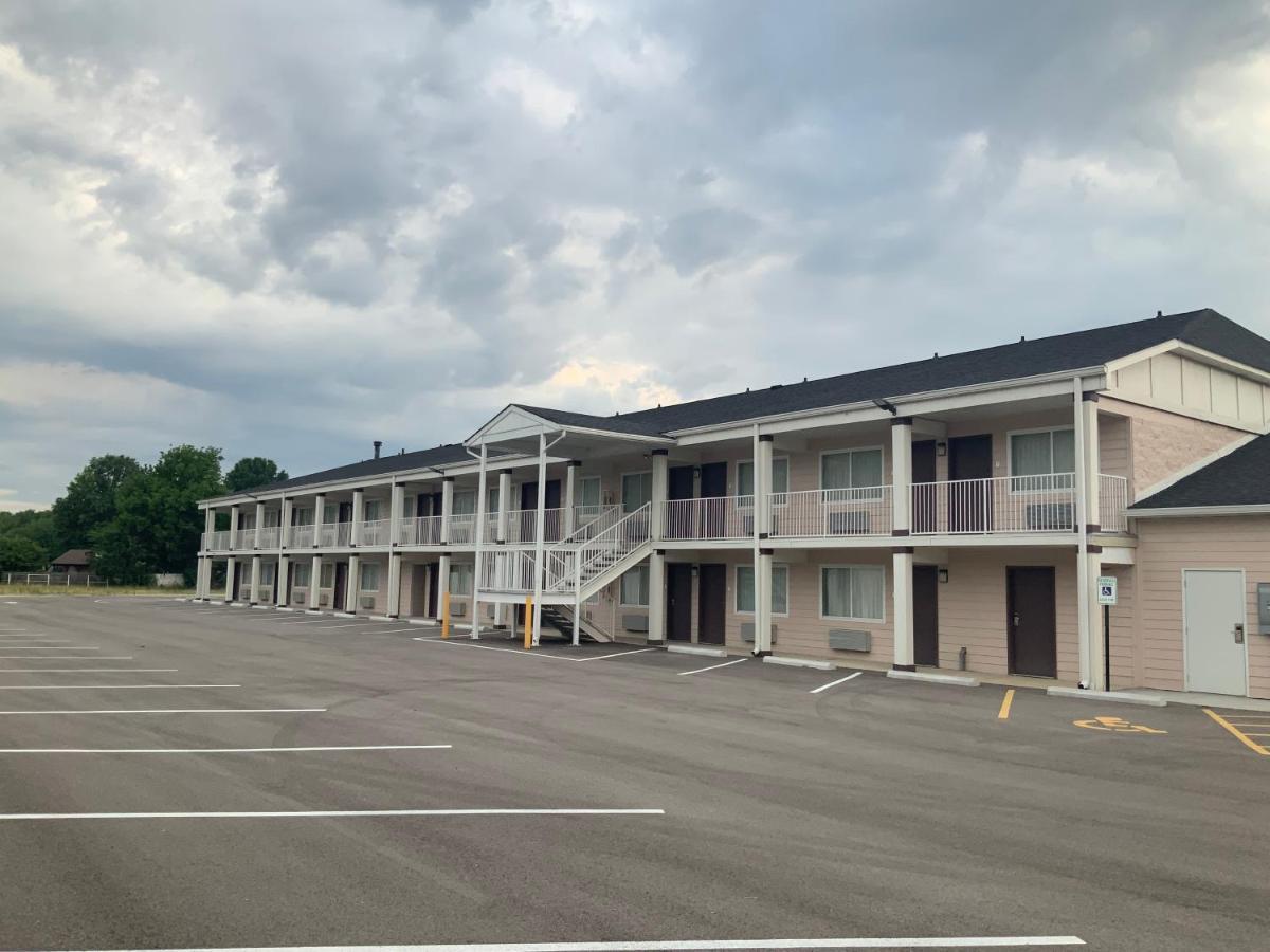 Days Inn By Wyndham Troy Il Bagian luar foto